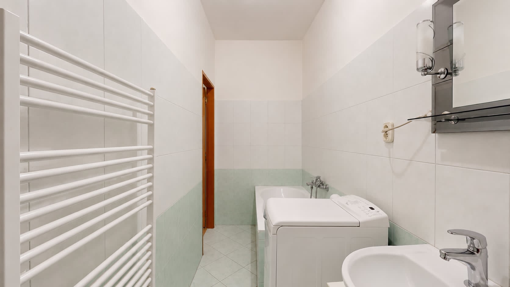 3-izbový rodinný dom, obec – SMOLNÍCKA HUTA