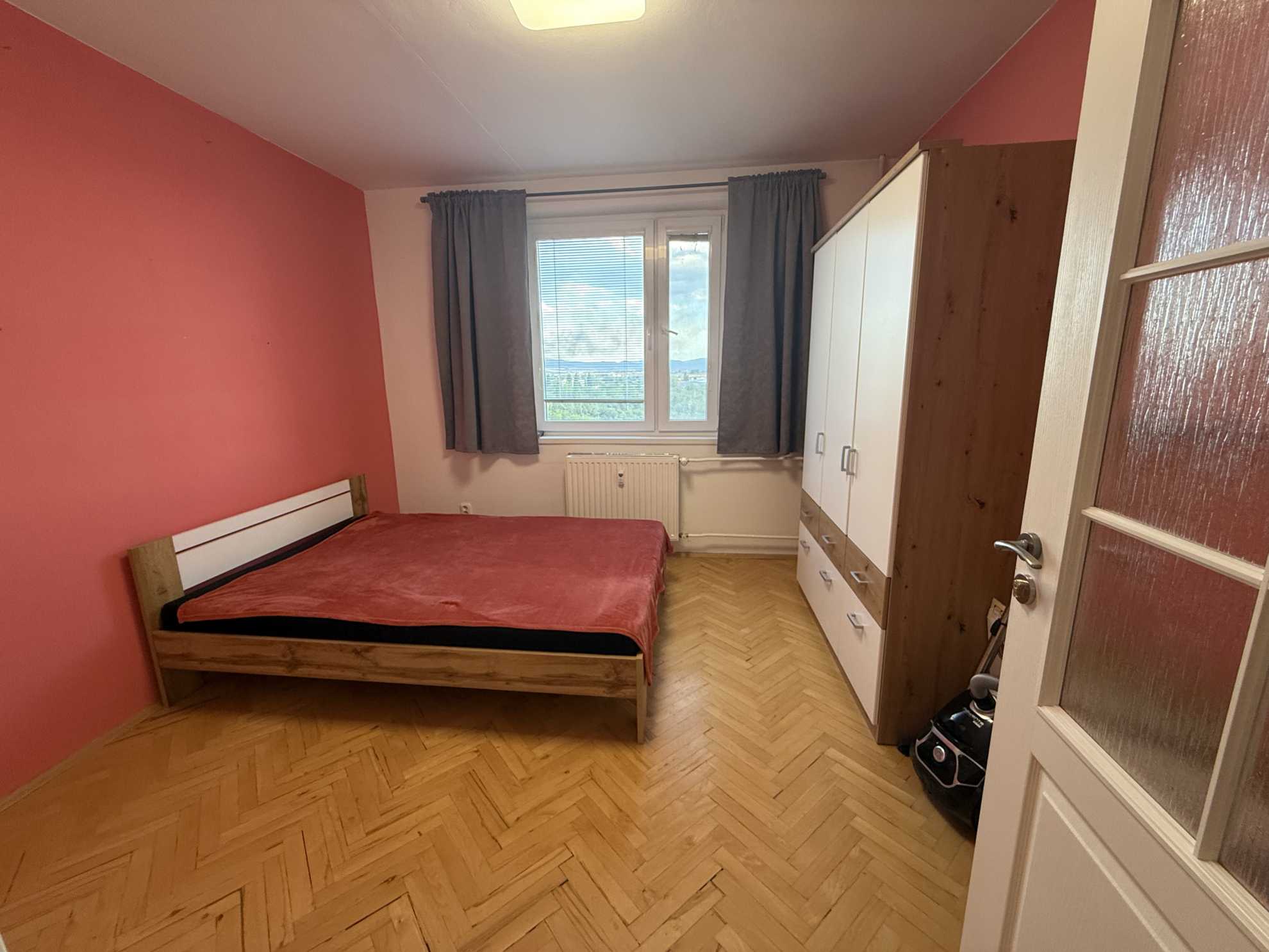 Prenájom samostatnej spálne v 3-izbovom byte – Ždiarska, KOŠICE